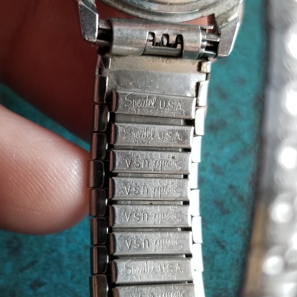 Vintage Mickey Mouse wristwatch Lorus Disney ladies silver tone quartz - Picture 9 of 15